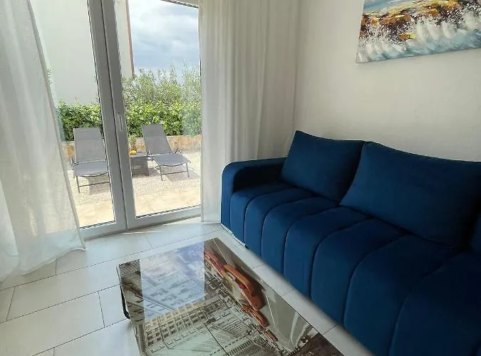 Appartement Tina, Modern, Private Seaview Outdoor Terrace, Bbq, Close To Beach, 2 Bedrooms *