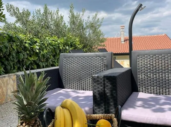Appartement Tina, Modern, Private Seaview Outdoor Terrace, Bbq, Close To Beach, 2 Bedrooms