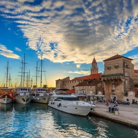 Tina, Modern, Private Seaview Outdoor Terrace, Bbq, Close To Beach, 2 Bedrooms