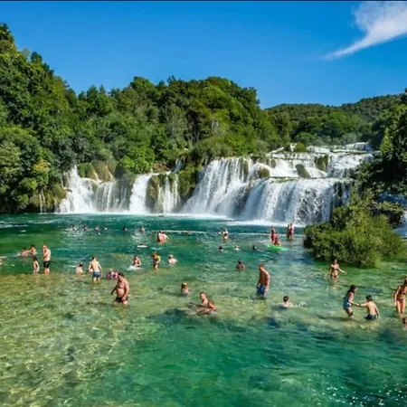 Lejlighed Tina, Modern, Private Seaview Outdoor Terrace, Bbq, Close To Beach, 2 Bedrooms