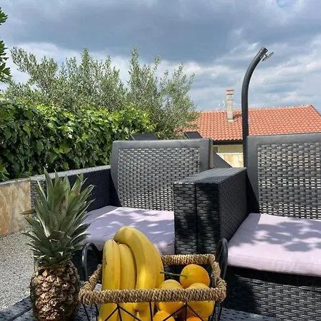 Appartement Tina, Modern, Private Seaview Outdoor Terrace, Bbq, Close To Beach, 2 Bedrooms